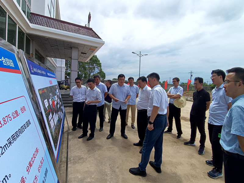 省鐵投公司副總經(jīng)理、蕪銅公路公司、皖江公司董事長劉允超一行到銅商高速項目調(diào)研指導(dǎo)工作1